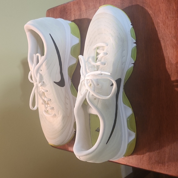 Nike Shoes - Women Nike sneakers